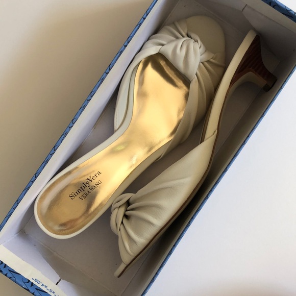 Simply Vera Vera Wang Shoes - Simply Vera Wang Small Wedge Heel 9